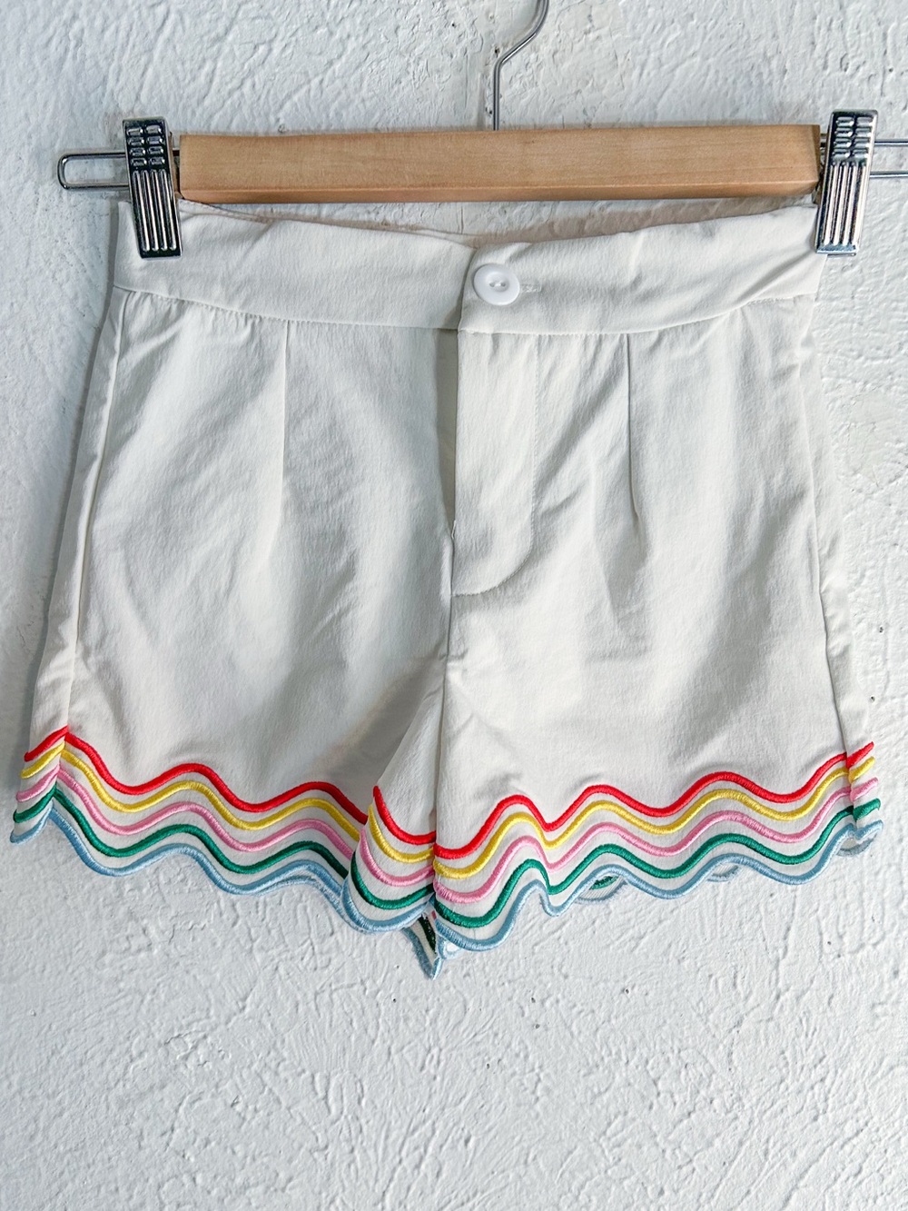 Lola + The Boys White Rainbow Bright Wave Scallop Shorts Size 6